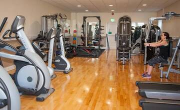 Фото номера Коттедж с 2 спальнями Отель Westlodge Hotel &amp; Leisure Centre г. Бантри 17