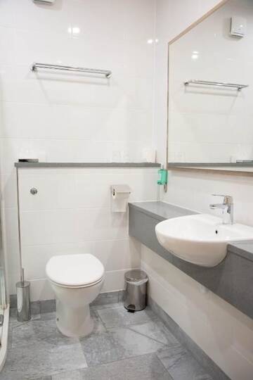 Фото номера Коттедж с 2 спальнями Отель Westlodge Hotel &amp; Leisure Centre г. Бантри 27