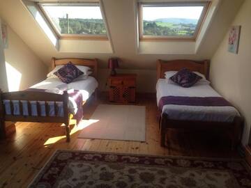 Фото номера Семейный номер с видом на море Отели типа «постель и завтрак» Aran Lodge г. Бантри 5